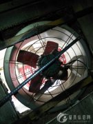 饭店不干了处理实木桌椅还有排风扇，消毒柜1593811419