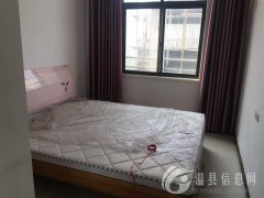 新盛宏附近三室一厅对外出租，6楼有电梯，联系电话159371