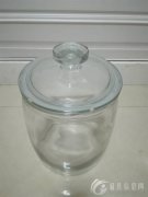便宜出售：加厚玻璃密封储物罐，高25cm，口直径20cm，地