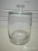 便宜出售：加厚玻璃密封储物罐，高25cm，口直径20cm，地