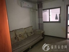 出租：盛宏城后门二楼出租三室一厅！水电齐全拎包入住！随时看房