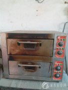 双层不锈钢面电烤箱，380V220V都可使用，现低价出售。有