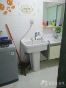 良友新村四室一厅，新装修，空调家具齐全拎包入住。