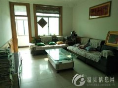 金太极附近房屋出售，三室两厅两卫，面积是130多平方，有房产