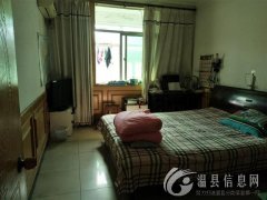 金太极附近房屋出售，三室两厅两卫，面积是130多平方，有房产