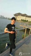 哈哈，能征婚？本人男，没钱，没房，没车，家穷人丑，身高也不行