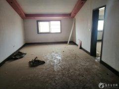 出售家和万事小区大产权二手房一套，三室一厅一厨一卫，步梯六楼